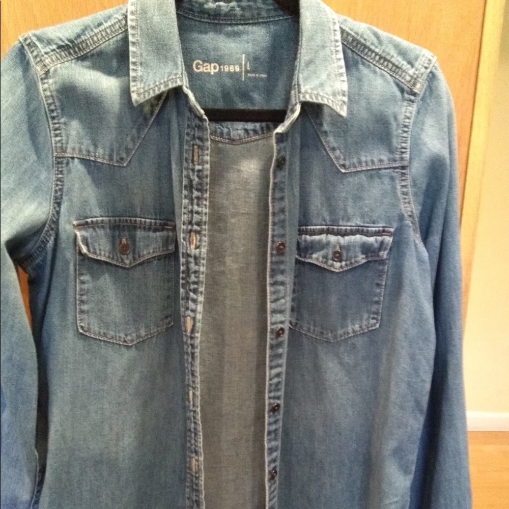 GAP women’s Denim shirt